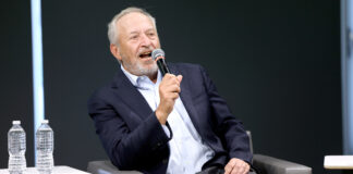 Harvard investiga la relación entre su expresidente Larry Summers y Jeffrey Epstein Harvard investiga la relación entre su expresidente Larry Summers y Jeffrey Epstein