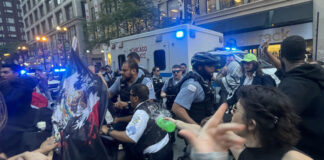 Buscan a hombre que presuntamente disparó contra agentes de inmigración en Chicago Buscan a hombre que presuntamente disparó contra agentes de inmigración en Chicago