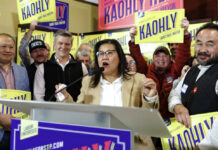 Kaohly Vang Her, la primera mujer de origen hmong elegida alcaldesa de St. Paul Kaholi Vang Her, la primera mujer de origen hmong elegida alcaldesa de St. Paul