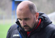 Mladen Zizovic, entrenador bosnio en Serbia sufre infarto en pleno partido y fallece Mladen Zizovic, entrenador bosnio en Serbia sufre infarto en pleno partido y fallece