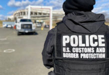 “ICE está destrozando familias. No podemos quedarnos callados”: Jóvenes Latinos en EEUU "ICE está destrozando familias. No podemos quedarnos callados": Jovenes Latinos en EEUU