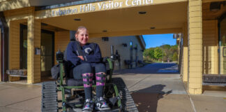 Sillas de ruedas adaptadas ya están disponibles en el Parque Regional Lebanon Hills Sillas de ruedas adaptadas ya están disponibles en el Parque Regional Lebanon Hills