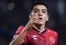 Gilberto Mora hace un golazo a lo “Panenka” y mete a los Xolos a la Liguilla Gilberto Mora hace un golazo a lo "Panenka" y mete a los Xolos a la Liguilla