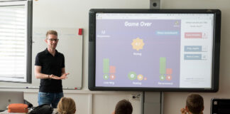 La escasez de docentes en Michigan va más allá de la dotación de personal La escasez de docentes en Michigan va más allá de la dotación de personal