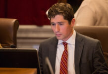 Frey prohíbe controles de ICE en algunos espacios propiedad de la ciudad de Minneapolis Frey prohíbe controles de ICE en algunos espacios propiedad de la ciudad de Minneapolis