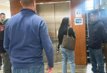 Pritzker firma proyecto de ley que protege a inmigrantes en los juzgados de Illinois Pritzker firma proyecto de ley que protege a inmigrantes en los juzgados de Illinois