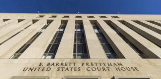 Los inmigrantes no tienen derecho al debido proceso, argumenta el gobierno de Trump Los inmigrantes no tienen derecho al debido proceso, argumenta el gobierno de Trump