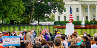 La agencia de salud de Trump limita la atención de afirmación de género para jóvenes La agencia de salud de Trump limita la atención de afirmación de género para jóvenes