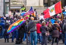 Jueces valoran caso que exige a inmigrantes irregulares registrarse y portar documentos Jueces valoran caso que exige a inmigrantes irregulares registrarse y portar documentos