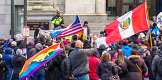 Jueces valoran caso que exige a inmigrantes irregulares registrarse y portar documentos Jueces valoran caso que exige a inmigrantes irregulares registrarse y portar documentos