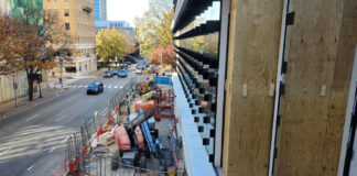 Más industrias quieren que Trump permita contratar mano de obra inmigrante Más industrias quieren que Trump permita contratar mano de obra inmigrante