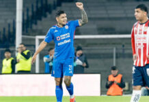 Liga MX: Tras “oso” del Chicharito, Cruz Azul remonta y elimina a Chivas; se va semifinales La Máquina remontó y venció 3-2 a Chivas en la última jugada del partido, un cierre dramático que le dio el pase a semifinales.