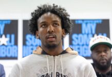 Ciudadano estadounidense fue arrestado por oficiales de ICE en Cedar-Riverside Ciudadano estadounidense fue arrestado por oficiales de ICE en Cedar-Riverside