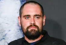 Nick Reiner comparece en tribunal de L.A. acusado de asesinar a sus padres, Rob y Michele Nick Reiner comparece en tribunal de L.A. acusado de asesinar a sus padres, Rob y Michele