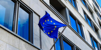 Multa la Unión Europea con 140 millones de dólares a X, la red social de Elon Musk Multa la Unión Europea con 140 millones de dólares a X, la red social de Elon Musk