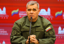 Venezuela está “alzada” y en “rebeldía” contra EEUU, dice ministro de Defensa Venezuela está "alzada" y en "rebeldía" contra EEUU, dice ministro de Defensa