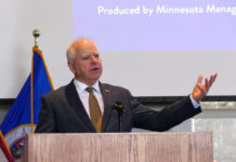 El gobernador Walz califica de sensacionalista la estimación de fraude a Medicaid El gobernador Walz califica de sensacionalista la estimación de fraude a Medicaid