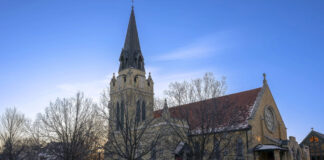 Organizadores de protesta contra ICE en iglesia de St. Paul piden la renuncia de pastor Organizadores de protesta contra ICE en iglesia de St. Paul piden la renuncia de pastor