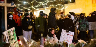 La comunidad de Minnesota llora a Alex Pretti, asesinado por agentes de ICE La comunidad de Minnesota llora a Alex Pretti, asesinado por agentes de ICE