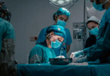 El sistema de salud de EEUU se basa en médicos inmigrantes; ¿por qué los ataca? El sistema de salud de EEUU se basa en médicos inmigrantes; ¿por qué los ataca?