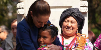 Sheinbaum devela esculturas de mujeres ancestras en el Paseo de las Heroínas, en CDMX Sheinbaum devela esculturas de mujeres ancestras en el Paseo de las Heroínas, en CDMX
