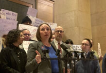 Proveedores de cuidado infantil de MN cerrarán por la congelación de fondos de Trump Proveedores de cuidado infantil de MN cerrarán por la congelación de fondos de Trump