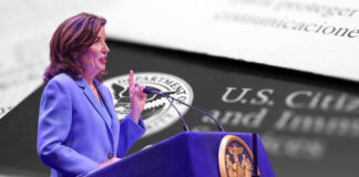 En Nueva York, Kathy Hochul guarda silencio sobre el proyecto de ley de santuario En Nueva York, Kathy Hochul guarda silencio sobre el proyecto de ley de santuario