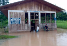15 comunidades indígenas afectadas por las lluvias exigen atención del Estado peruano 15 comunidades indígenas afectadas por las lluvias exigen atención del Estado peruano
