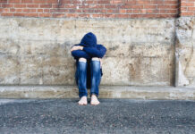 Los jóvenes sin hogar dicen que necesitan más de las escuelas y los servicios sociales Los jóvenes sin hogar dicen que necesitan más de las escuelas y los servicios sociales