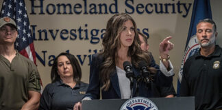 Juez critica a Noem por terminar el estatus legal temporal de 60.000 inmigrantes Juez critica a Noem por terminar el estatus legal temporal de 60.000 inmigrantes