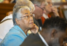 Demócrata de Kansas City intenta insertar una disposición anti-ICE de ley Demócrata de Kansas City intenta insertar una disposición anti-ICE de ley