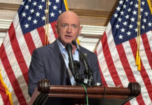 El senador Mark Kelly, demanda a Hegseth por sanciones por el video de “órdenes ilegales” El senador Mark Kelly, demanda a Hegseth por sanciones por el video de "órdenes ilegales"