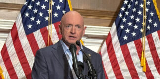 El senador Mark Kelly, demanda a Hegseth por sanciones por el video de “órdenes ilegales” El senador Mark Kelly, demanda a Hegseth por sanciones por el video de "órdenes ilegales"