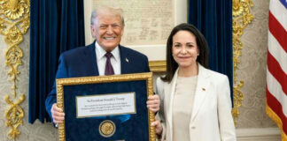 Trump posa con la medalla del Nobel en su reunión con María Corina Machado Trump posa con la medalla del Nobel en su reunión con María Corina Machado