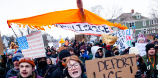 Miles de personas marchan en Minneapolis para protestar contra ICE tras tiroteo Miles de personas marchan en Minneapolis para protestar contra ICE tras tiroteo