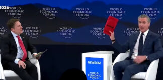 El gobernador de California muestra rodilleras para los que “se venden” con Trump El gobernador de California muestra rodilleras para los que "se venden" con Trump