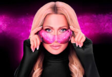 Paris Hilton se viste de princesa en la premier de su documental “Infinite Icon: A Visual Memoir” Paris Hilton se viste de princesa en la premier de su documental "Infinite Icon: A Visual Memoir"