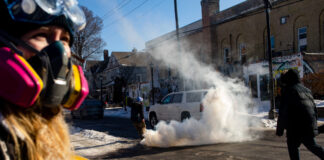 Asesinatos de ciudadanos en Minneapolis podría provocar cierre parcial del gobierno Asesinatos de ciudadanos en Minneapolis podría provocar cierre parcial del gobierno