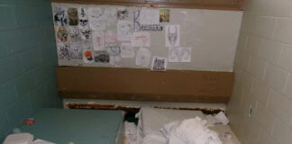 El Estado de Nueva York encierra a niños en régimen de aislamiento sin baños El Estado de Nueva York encierra a niños en régimen de aislamiento sin baños