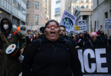 Reciben con protestas a Kristi Noem en Nueva York tras asesinato de ICE en Minneapolis Reciben con protestas a Kristi Noem en Nueva York tras asesinato de ICE en Minneapolis