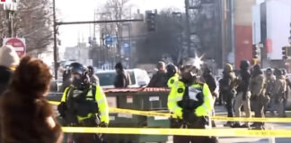 Imágenes y documentos contradicen relatos del DHS sobre incidentes de control de inmigración Imágenes y documentos contradicen relatos del DHS sobre incidentes de control de inmigración