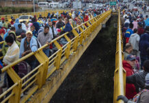 Los venezolanos con TPS pueden aplicar al estatus de refugiado, afirmó Kristi Noem Los venezolanos con TPS pueden aplicar al estatus de refugiado, afirmó Kristi Noem