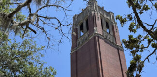 Proyecto de ley de Florida prohibiría a universidades admitir estudiantes indocumentados Proyecto de ley de Florida prohibiría a universidades admitir estudiantes indocumentados