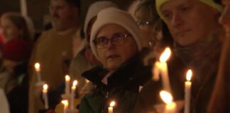 Protestas y vigilia continúan luego que un agente de ICE matara a una mujer en Minneapolis Protestas y vigilia continúan luego que un agente de ICE matara a una mujer en Minneapolis