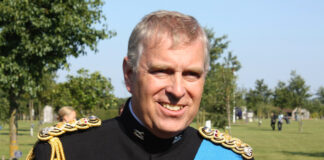 Arrestan al expríncipe Andrew de Inglaterra; el cargo está relacionado con el caso Epstein Arrestan al expríncipe Andrew de Inglaterra; el cargo está relacionado con el caso Epstein