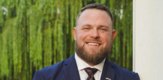 El demócrata Taylor Rehmet gana un escaño en el Senado de Texas, sólidamente republicano El demócrata Taylor Rehmet gana un escaño en el Senado de Texas, sólidamente republicano