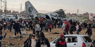 Avión militar con miles de pesos se accidenta en Bolivia; la policía evita la rapiña Avión militar con miles de pesos se accidenta en Bolivia; la policía evita la rapiña