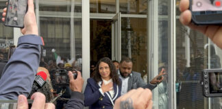 La periodista Georgia Fort se declara inocente de los cargos derivados de una protesta La periodista Georgia Fort se declara inocente de los cargos derivados de una protesta