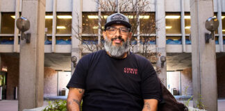 Uno de cada 10 estudiantes de Cal State se enfrenta a la falta de vivienda en California Uno de cada 10 estudiantes de Cal State se enfrenta a la falta de vivienda en California