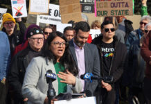 Legisladores y líderes religiosos dicen que ICE no tiene cabida en Southfield, Michigan Legisladores y líderes religiosos dicen que ICE no tiene cabida en Southfield, Michigan